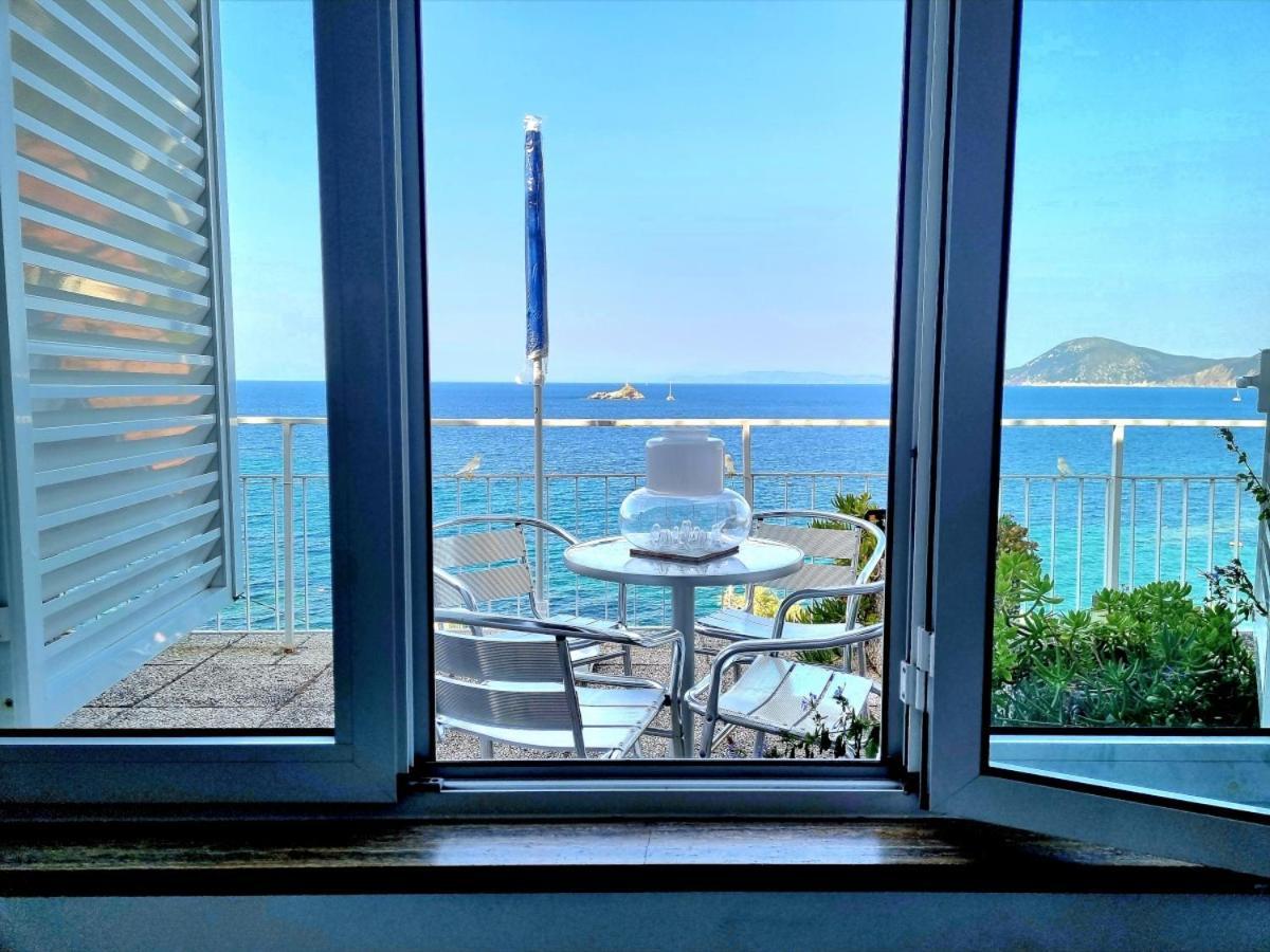Appartamenti La Terrazza Sulle Ghiaie - Goelba Portoferraio Luaran gambar