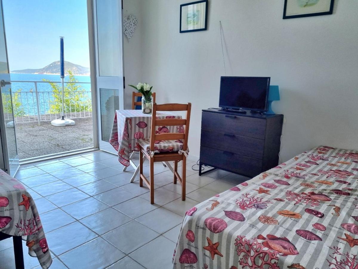 Appartamenti La Terrazza Sulle Ghiaie - Goelba Portoferraio Bilik gambar