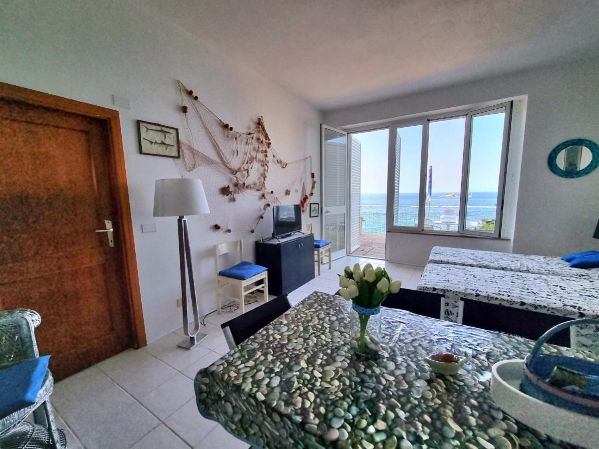 Appartamenti La Terrazza Sulle Ghiaie - Goelba Portoferraio Bilik gambar