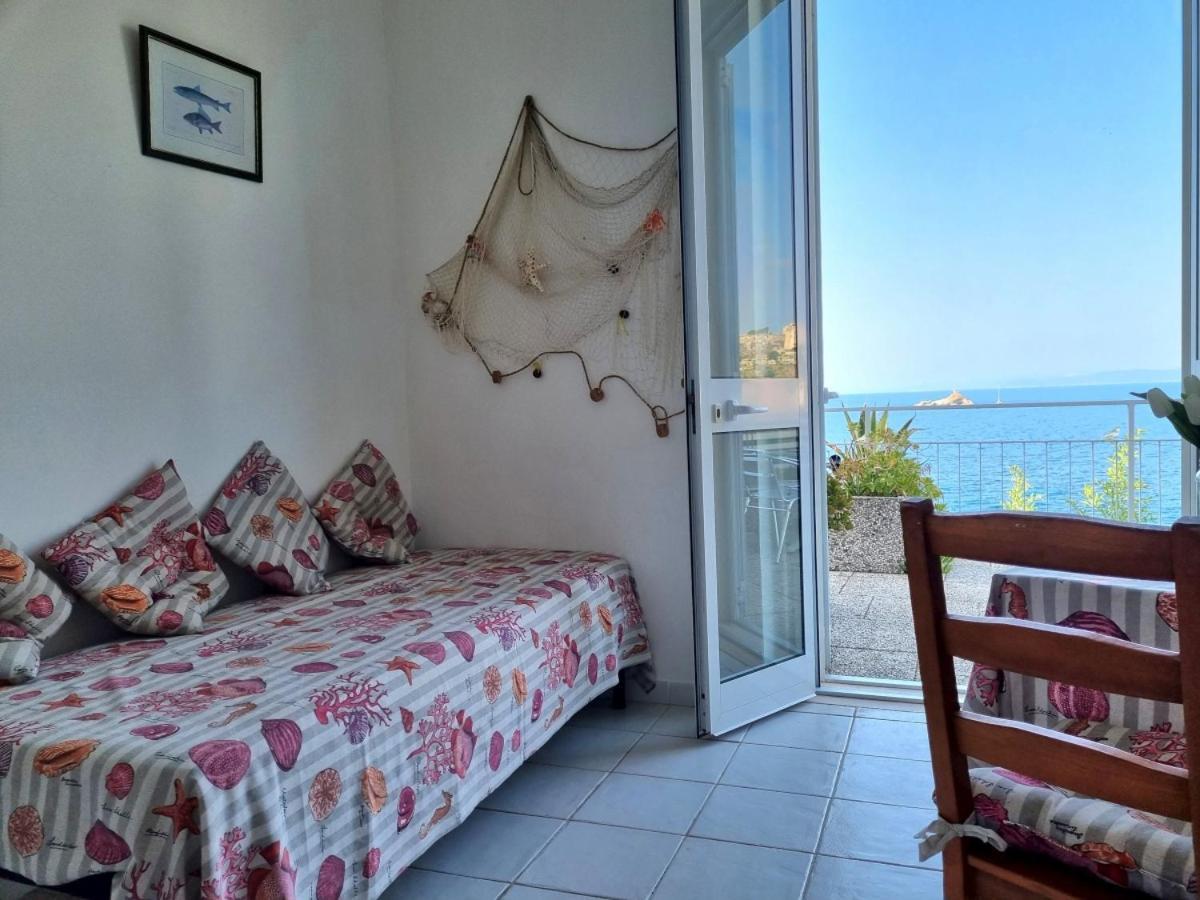 Appartamenti La Terrazza Sulle Ghiaie - Goelba Portoferraio Bilik gambar